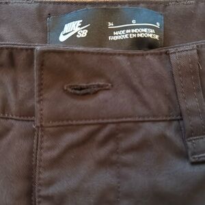 Nike SB - men’s 34 brown pant
